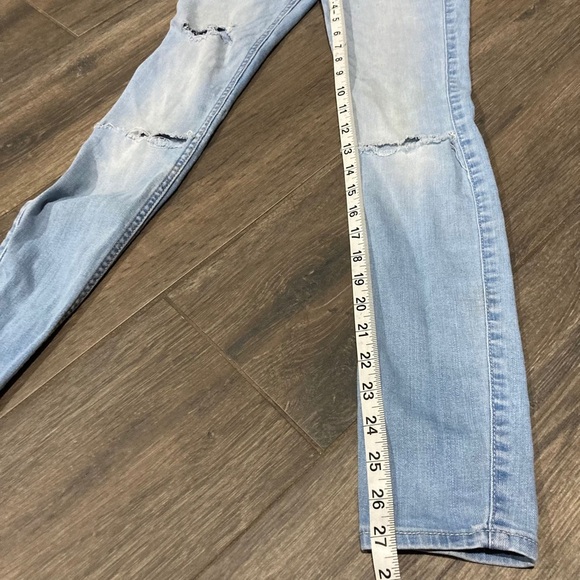 Hollister High Rise- super Skinny Ripped Jeans - Picture 11 of 12